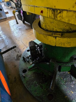 10000 lb. x 70 outside dimension Braner, downlayer, 54" floor to top of rolls, twin hydraulic cylinders (6" - Image 3