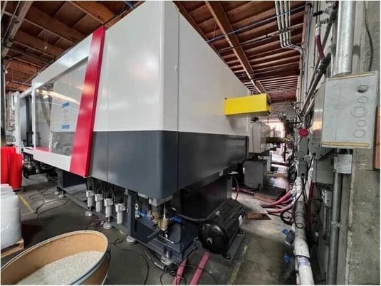 610 Ton, 105 oz., Milacron #Q-610, horizontal injection molding machine, 100mm screw, new in stock, 2023 - Image 2