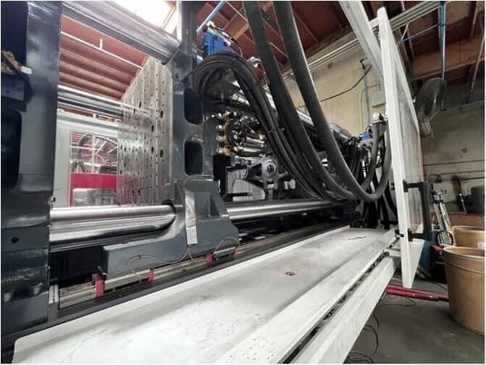610 Ton, 105 oz., Milacron #Q-610, horizontal injection molding machine, 100mm screw, new in stock, 2023 - Image 9