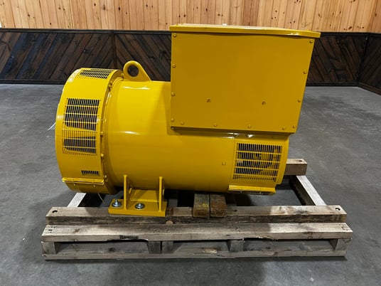 600 KW, Caterpillar #LC7224H, Generator Head, sound attenuated enclosure 1, 14" Flywheel, 3 phase, 6-wire - Image 1