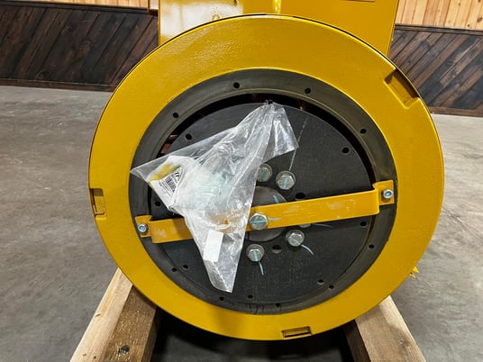 600 KW, Caterpillar #LC7224H, Generator Head, sound attenuated enclosure 1, 14" Flywheel, 3 phase, 6-wire - Image 3
