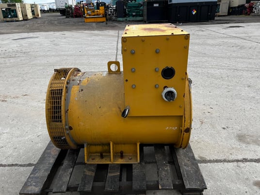 300 KW, 1800 RPM, Caterpillar #432PSL6402, Generator End, sound attenuated enclosure 1, 3 phase, 4-wire, 480 - Image 1