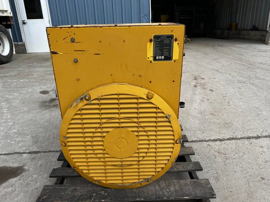 300 KW, 1800 RPM, Caterpillar #432PSL6402, Generator End, sound attenuated enclosure 1, 3 phase, 4-wire, 480 - Image 3