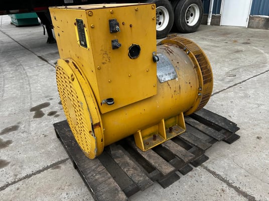 300 KW, 1800 RPM, Caterpillar #432PSL6402, Generator End, sound attenuated enclosure 1, 3 phase, 4-wire, 480 - Image 5