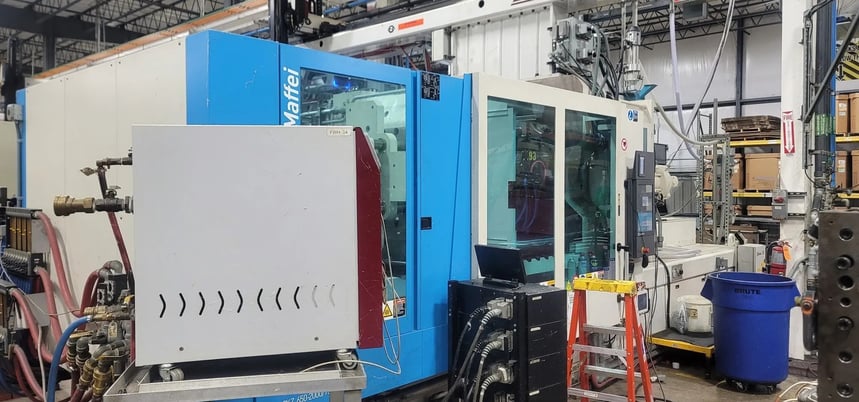 730 Ton, 25.4/12.6 oz., Krauss Maffei #KM650/2000/750CX/Z, 2 shot horizontal injection molding machine, 2013 - Image 1