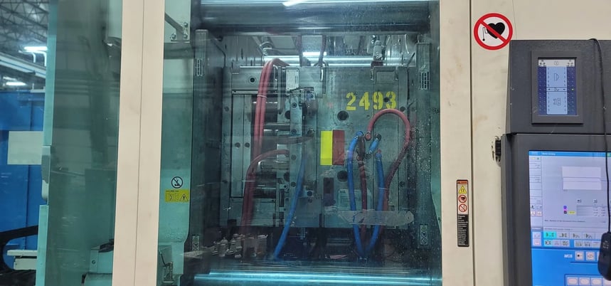 730 Ton, 25.4/12.6 oz., Krauss Maffei #KM650/2000/750CX/Z, 2 shot horizontal injection molding machine, 2013 - Image 2