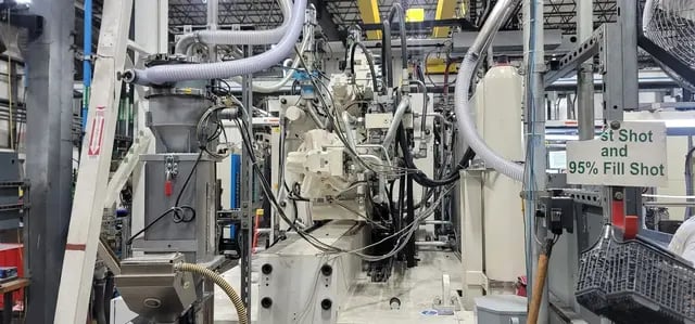 730 Ton, 25.4/12.6 oz., Krauss Maffei #KM650/2000/750CX/Z, 2 shot horizontal injection molding machine, 2013 - Image 4