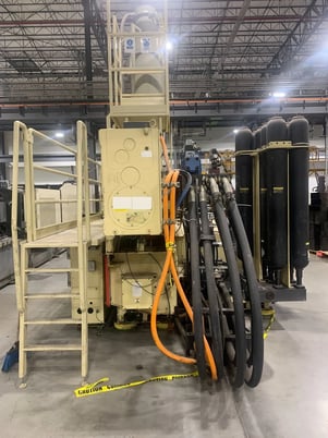 650 Ton, 290 oz., Husky #H650-RS135/135, horizontal injection molding machine, 135mm screw, 2012 - Image 4