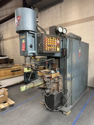 H & H, spot welder, under power & running - Image 1