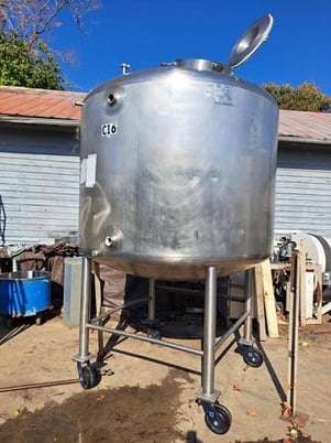 1000 gallon Walker, vertical 316 Stainless Steel tank, fully jacketed, 50 psi, 72" dia. x 60" straight side - Image 3