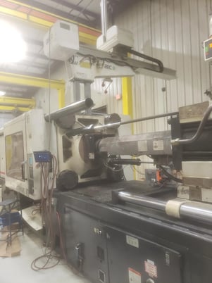 550 Ton, 105 oz., Cincinnati Milacron #VT-550-105, horizontal plastic injection molders, 34.25" x 34.25" tie - Image 5