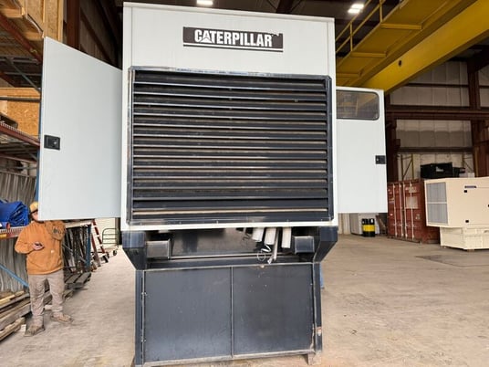 600 KW Caterpillar #3412, diesel generator set, weatherproof enclosure, 277/480 Volts, with batteries - Image 6
