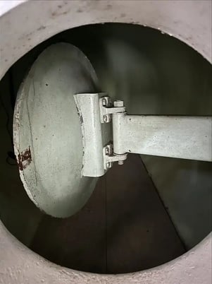 Decompression chamber in 20' container, Sat-Pak Saturation Diving #DP-450, 24" doors, 1975 - Image 4