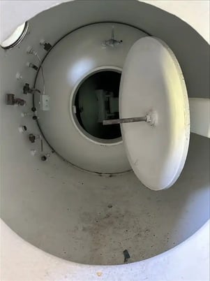 Decompression chamber in 20' container, Sat-Pak Saturation Diving #DP-450, 24" doors, 1975 - Image 5
