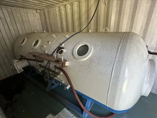 Decompression chamber in 20' container, Sat-Pak Saturation Diving #DP-450, 24" doors, 1975 - Image 6