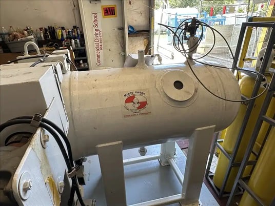 Hyperbaric Test Chamber, Dixie Manufacturing, 1850 psi, 24" inside diameter, 47.5" length, 2" view port - Image 2