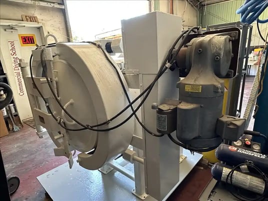 Hyperbaric Test Chamber, Dixie Manufacturing, 1850 psi, 24" inside diameter, 47.5" length, 2" view port - Image 3