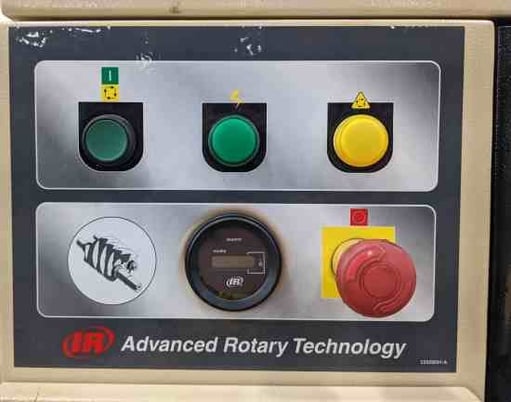38 cfm, 210 psig, Ingersoll-Rand, rotary screw air compressor, 15 HP, 380 V., 2020 - Image 3