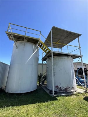 Platform / stairs for dive tanks, OSHA compliant - Image 1