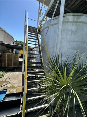 Platform / stairs for dive tanks, OSHA compliant - Image 6