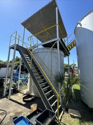 Platform / stairs for dive tanks, OSHA compliant - Image 9