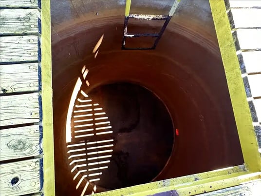 Platform / stairs for dive tanks, OSHA compliant - Image 10