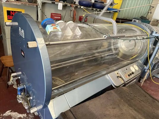 Medical Mono-Place chamber, Sechrist Industries, 32" medical chamber, 32" dia acrylic chamber, 9' long - Image 5