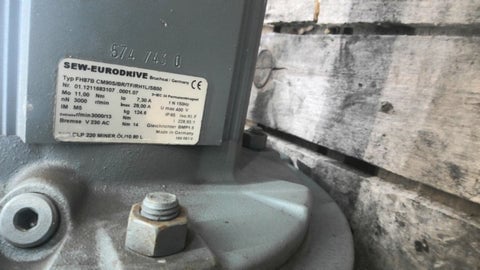 3000 RPM in, Sew #FH87BCM90S/BR/TF/RH1L/SB50, 13 RPM out, AC brake gear motor, 400 Volts - Image 2