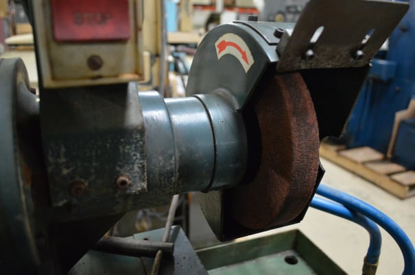 13/16" to 1/4" Rush #132A, semi automatic drill grinder, 14" drill length, pneu 6-jaw chuck, 280 V., 5 HP - Image 5