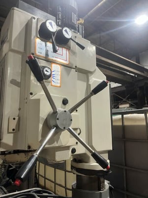 Wilton #2445V, direct drive gear head drill press, 30" swing, 4 HP, automatic tapping control - Image 4