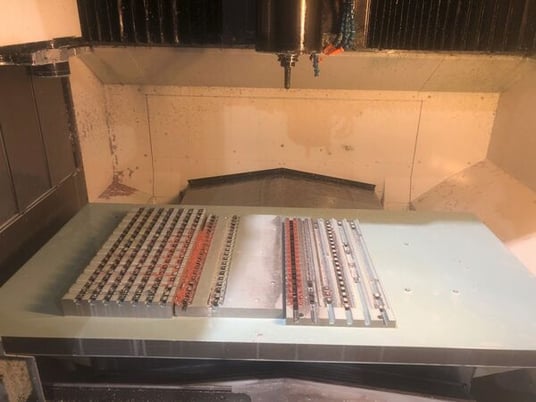 Okuma #Genos-M560-V, CNC vertical machining center, 32 automatic tool changer, 41.34", 22" Y, 18.1" Z, 15000 - Image 2