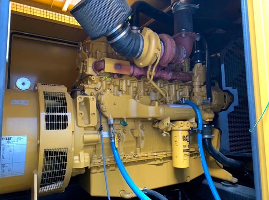 400 KW Caterpillar #C15, generator set, enclosed with tank, 277/480 Volts, 2014 - Image 3