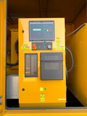 400 KW Caterpillar #C15, generator set, enclosed with tank, 277/480 Volts, 2014 - Image 4