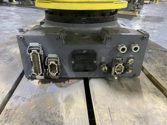 Fanuc, R-2000iA/210F, robot with R-30iB control, parts only - Image 4