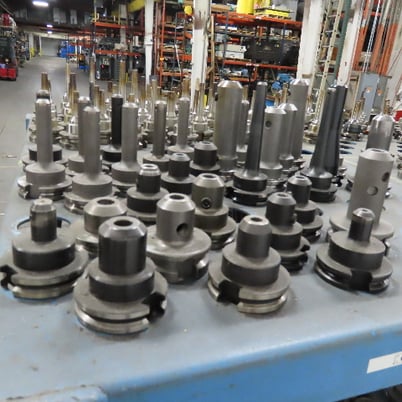 BT40 Caterpillar 40 tool holders Quick Change Heat Shrink 656 pieces & cart, huge lot - Image 6