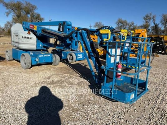 Genie Industries Z40/23NRJ, Articulated Boom Lift, 557 hours, S/N: Z40NN-4747, 2017 - Image 2