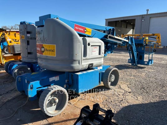 Genie Industries Z40/23NRJ, Articulated Boom Lift, 557 hours, S/N: Z40NN-4747, 2017 - Image 3