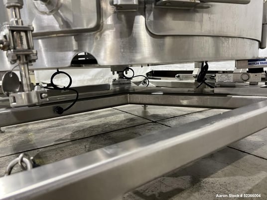 264 gallon Thermo Scientific #Hyclone, Stainless Steel bioreactor w/ dimple jacket, 38" diameter x 50" - Image 9