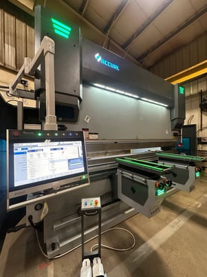 440 Ton, Accurl #GeniusPro440T, hydraulic CNC Press Brake, 13' 1" overall, Delem DA66S Control, WILA quick - Image 2