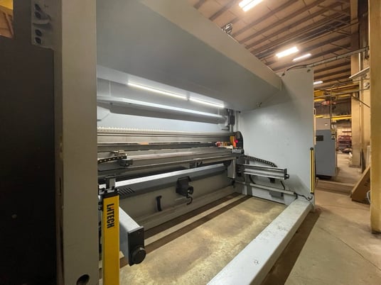440 Ton, Accurl #GeniusPro440T, hydraulic CNC Press Brake, 13' 1" overall, Delem DA66S Control, WILA quick - Image 5