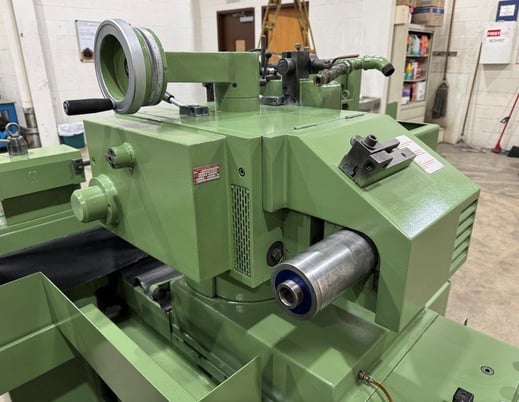 10" x 40" Kellenberger #1000U-125, 3-Wheel Design, ID Spindle, Coolant System, 1989 - Image 7