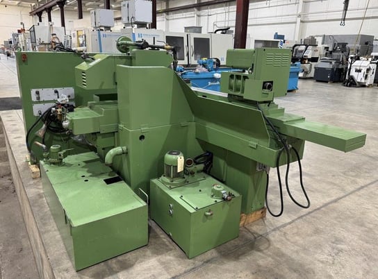 10" x 40" Kellenberger #1000U-125, 3-Wheel Design, ID Spindle, Coolant System, 1989 - Image 8