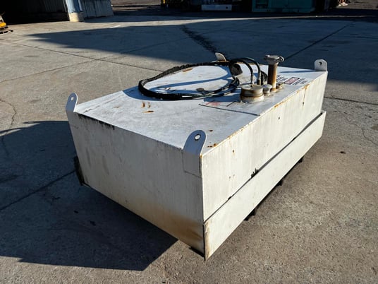 250 gallon Diesel tank UL rated, 76" length, 48" width, 40" height - Image 4