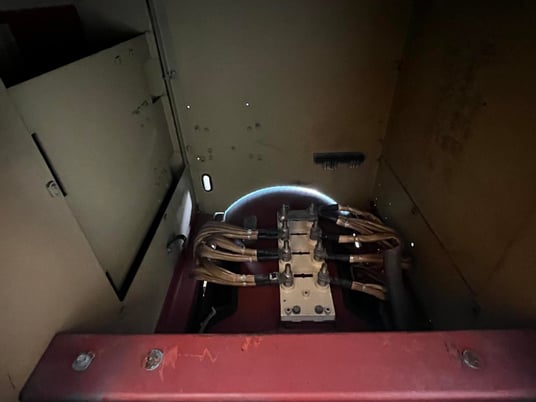 350 KW, Onan / Cummins 350DFCC, generator end, 12 wire, 1 or 3 phase, 480 Volts, 750 hours, 1992 - Image 9