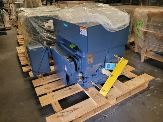 800 HP 3600 RPM Siemens, Frame 508S, weather protected enclosure type 2, SB, new, 2300/4000 Volts - Image 1