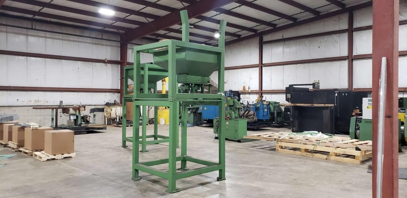 Warren, Loader, 135" overall height, 46" x 36" x 24" deep Hopper, 17" width x 2.5" H Chute, 75" exit height - Image 3