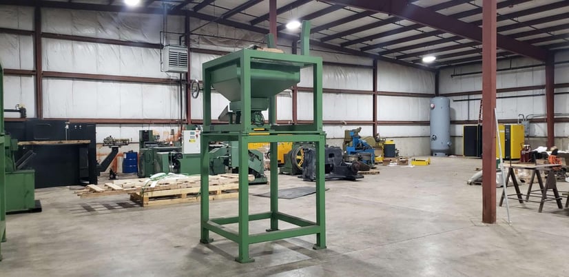 Warren, Loader, 135" overall height, 46" x 36" x 24" deep Hopper, 17" width x 2.5" H Chute, 75" exit height - Image 4