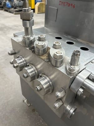 Cherry Burrell #SS-2100-VBR, superhomo homogenizer, 1000 GPH, 2500 PSI, 2 stage, 1994 - Image 10