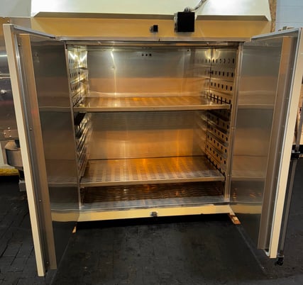 48" width x 48" H x 24" L Blue M #DCW-326, double door cabinet oven, Stainless Steel interior, 600&deg;F, tested - Image 2