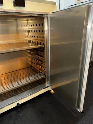 48" width x 48" H x 24" L Blue M #DCW-326, double door cabinet oven, Stainless Steel interior, 600&deg;F, tested - Image 3
